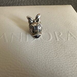 Pandora Disney Daisy Duck